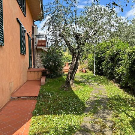 Le Quattro Stagioni Hostal Massa  Exterior foto